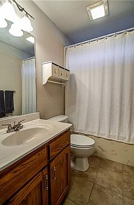 3rd image of 4412 Vintage Hills Dr