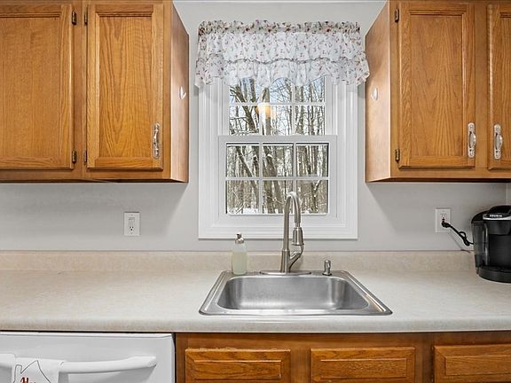 4th image of 46 Lexington Rd Unit 46