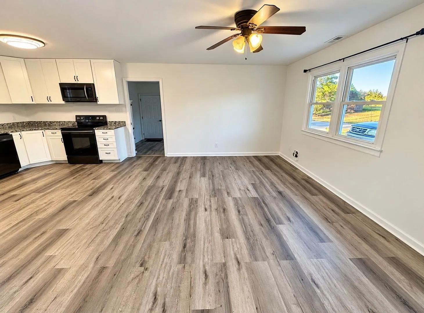 5992 Richfield Ave — Photo 1