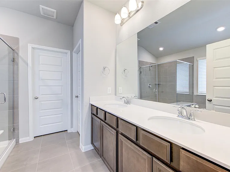 21514 Pachino Ln — Photo 36