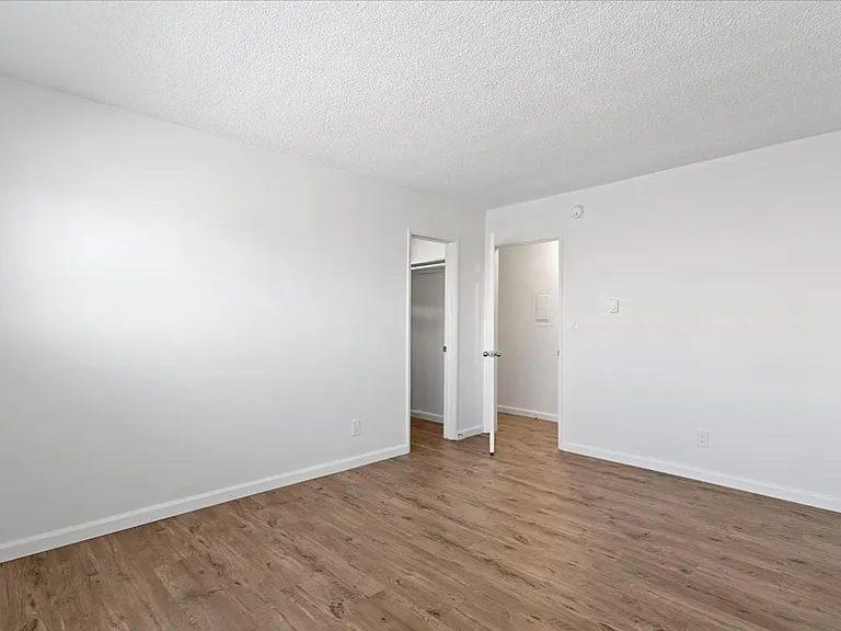 1621 Veteran Ave — Photo 6