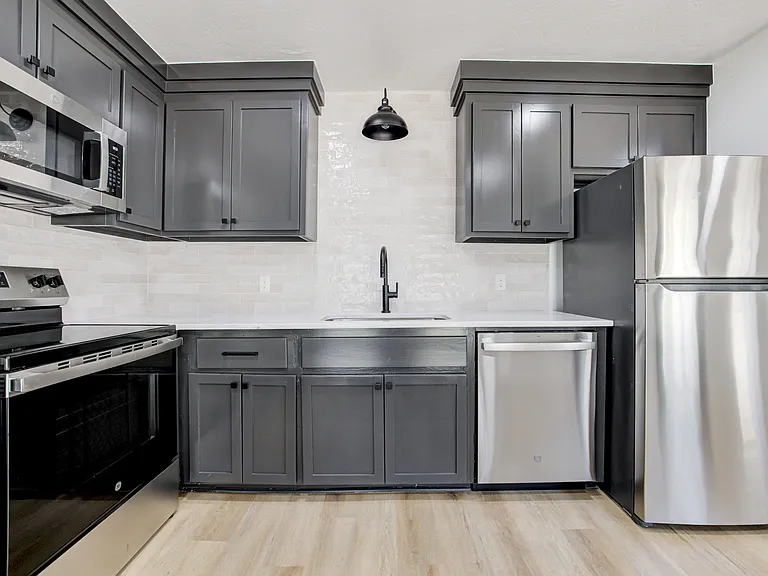 2212 Donna Dr — Photo 15