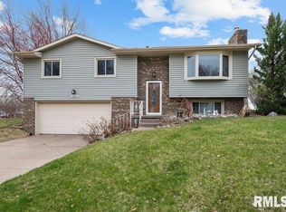 2341 E 33rd St, Davenport, IA 52807