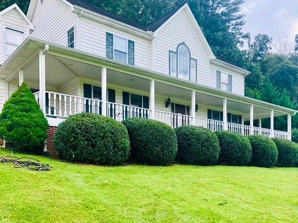 219 Columbus Dr, Lenoir City, TN 37771