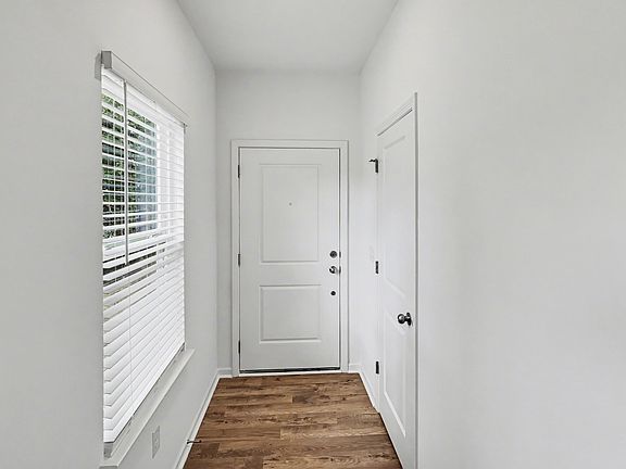 5th image of 1112 Condon St