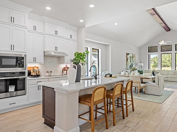 3rd image of 3307 Shelton Dr
