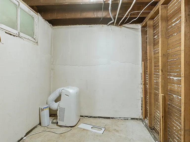 1121 E 6th Ave #1 — Photo 29