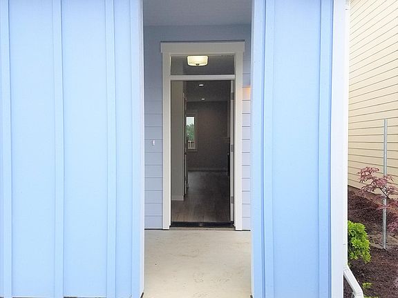 2nd image of 11018 NE 90th Ave