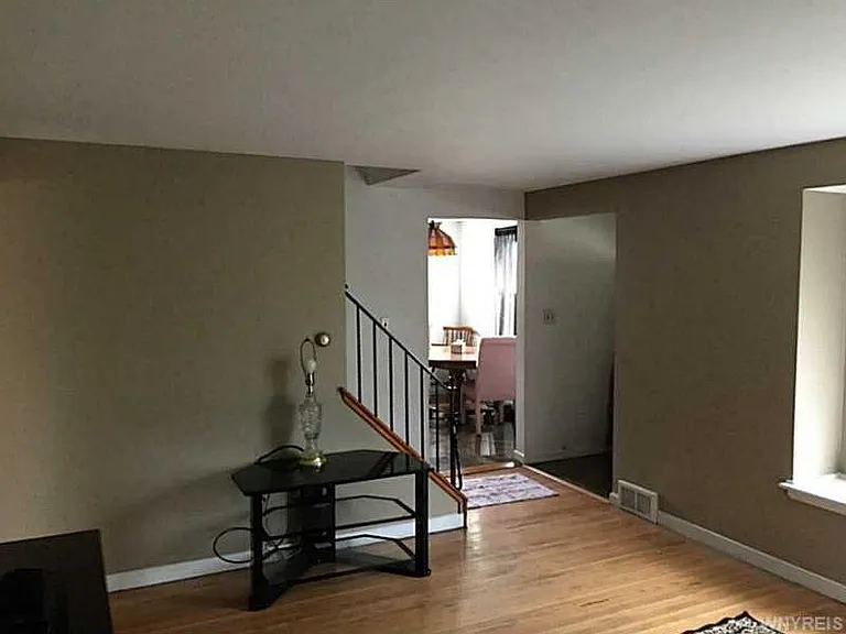 31 Addison Ave — Photo 10