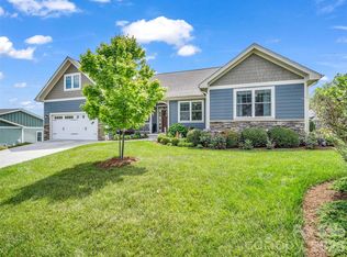 27 Spelter St, Hendersonville, NC 28792