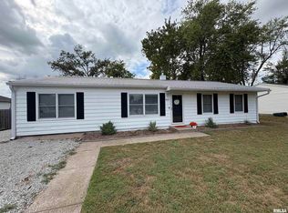 805 N Reel Ave, Salem, IL 62881