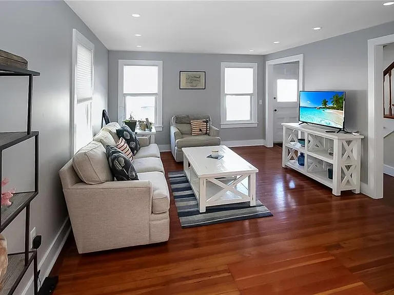 1 Conrad Ct — Photo 3