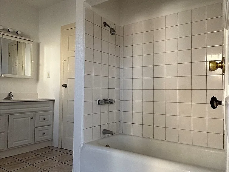 6522 Estrella Ave — Photo 8
