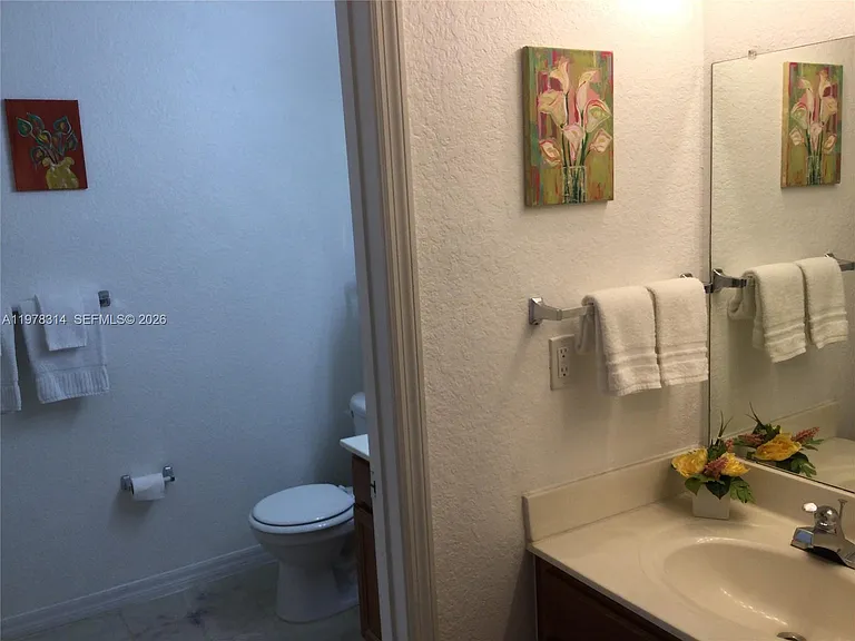4601 Yellowgold Rd W #B8-104 — Photo 10