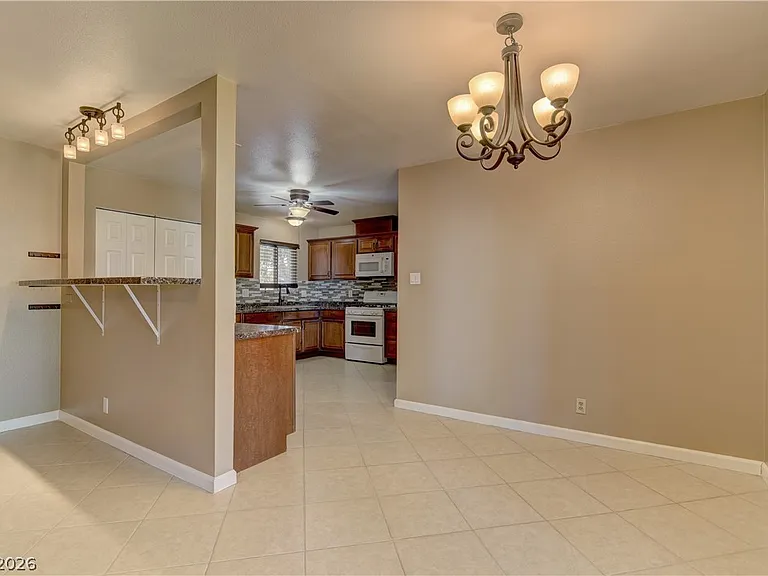 3896 Acapulco Ave — Photo 12