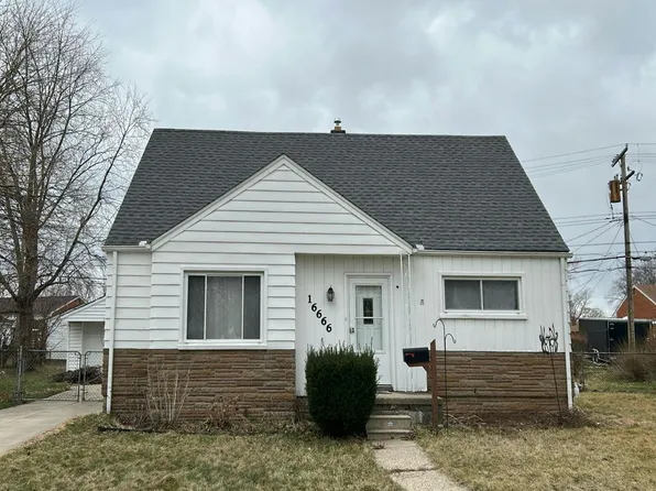 16666 Sarmorr St, Roseville, MI 48066