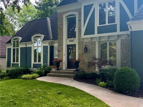12603 Pawnee Ln, Leawood, KS 66209