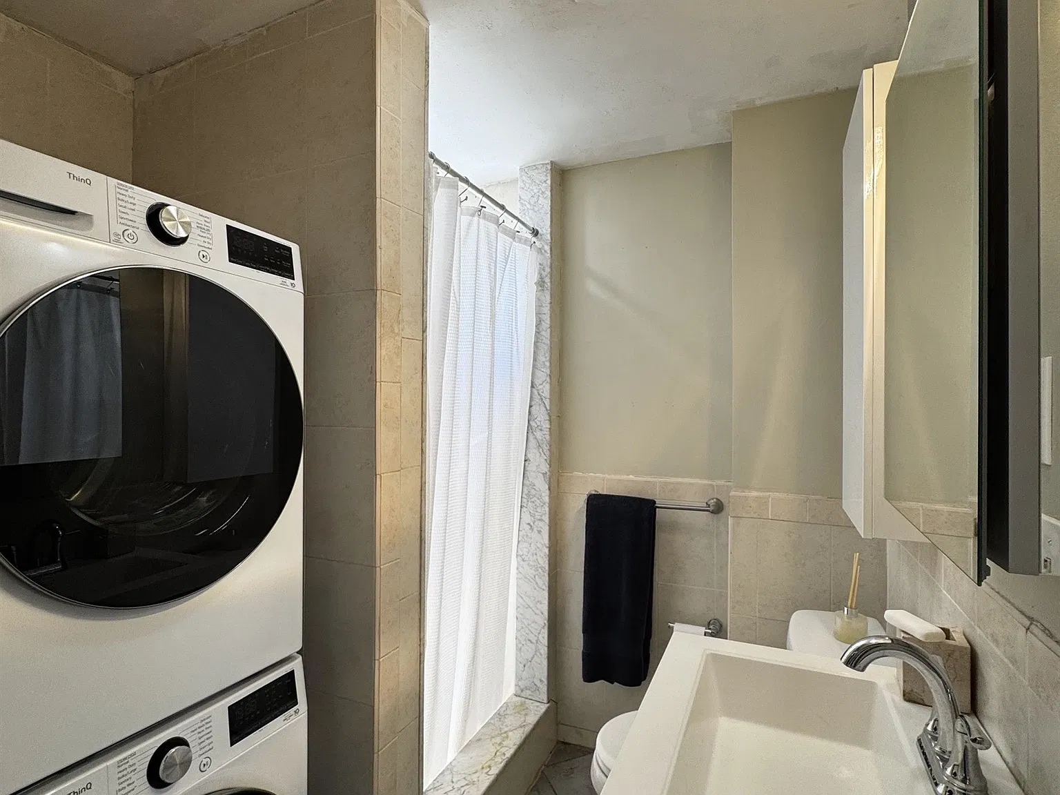 2 bed, 850 sqft, $2,900 — Photo 3