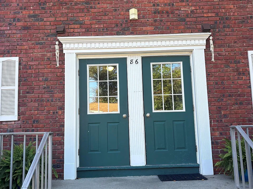 86 Demarest Ave #4