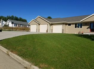 104 Crestview Dr, Rock Rapids, IA 51246