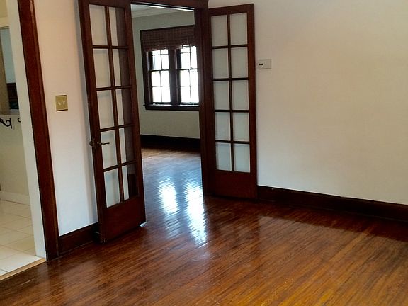 Full dining room
