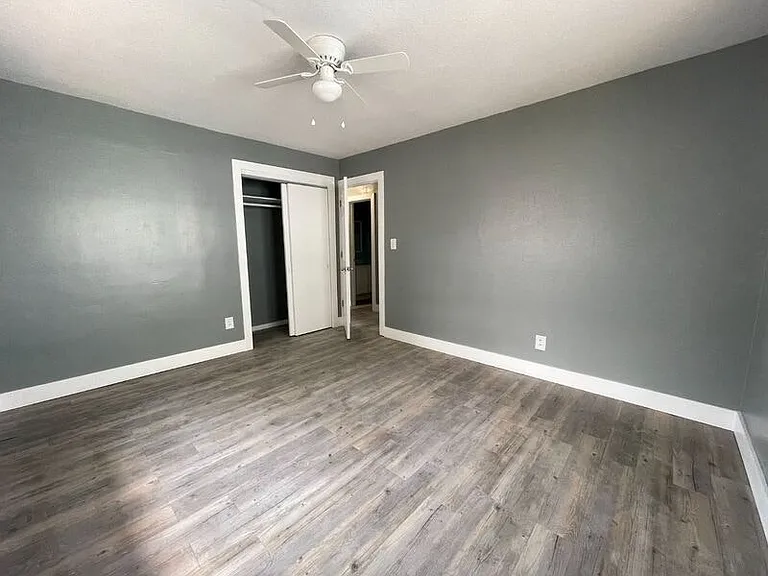 821 Mulberry St — Photo 14