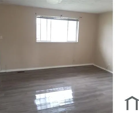 457 Dearborn Ave — Photo 4