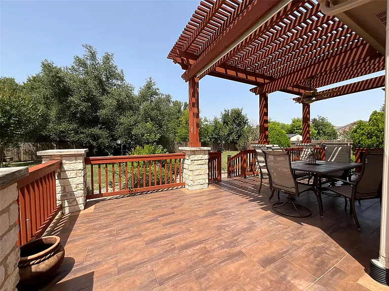 7008 Albacete Ln — Photo 23