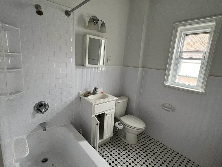 431 Metropolitan Ave #3 — Photo 4