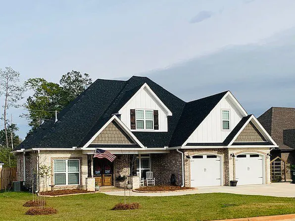 356 Lakes Dr, Enterprise, AL 36330