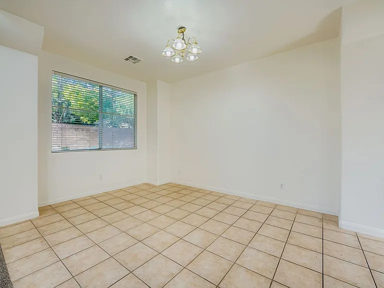 10701 Sapphire Vista Ave — Photo 5