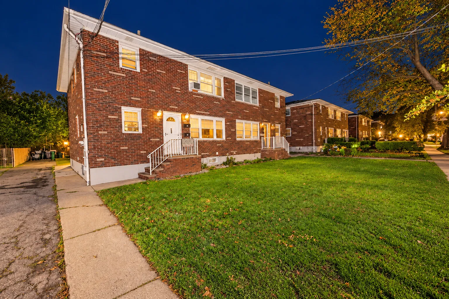 2 bed, 850 sqft, $2,200 — Photo 2