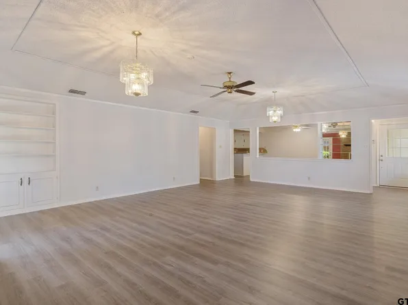 504 Woodland Hills Dr, Tyler, TX 75701