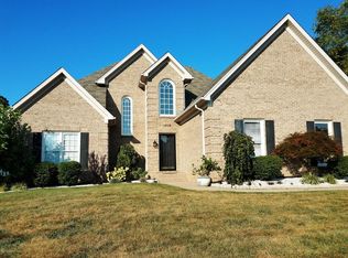 1419 Twin Ridge Rd, Lyndon, KY 40242