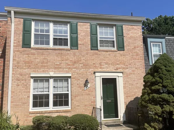 1549 Bruton Ct, Mc Lean, VA 22101