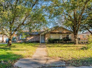 205 Normal Park Dr, Huntsville, TX 77320