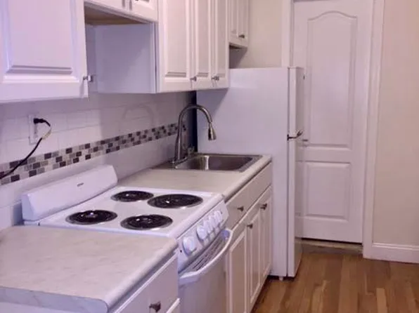 319 West 42nd Street image 1 of 3