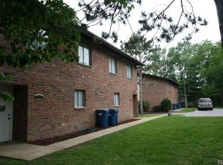 10001 Isabelle Ct, Saint Ann, MO 63074