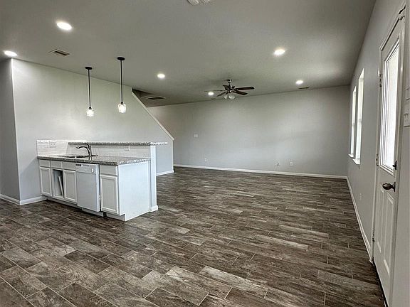 3rd image of 5819 Golden Cove Rd