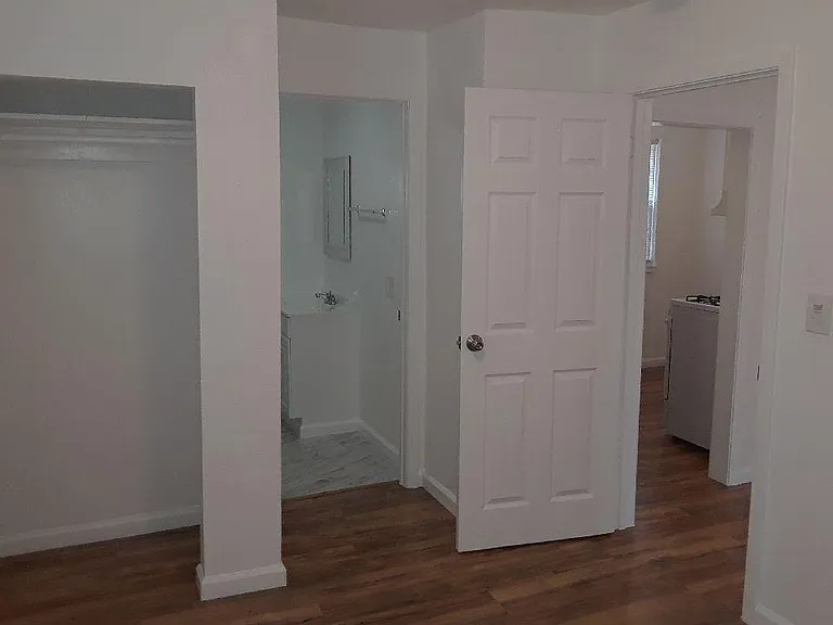 2517 E Harding Way — Photo 5