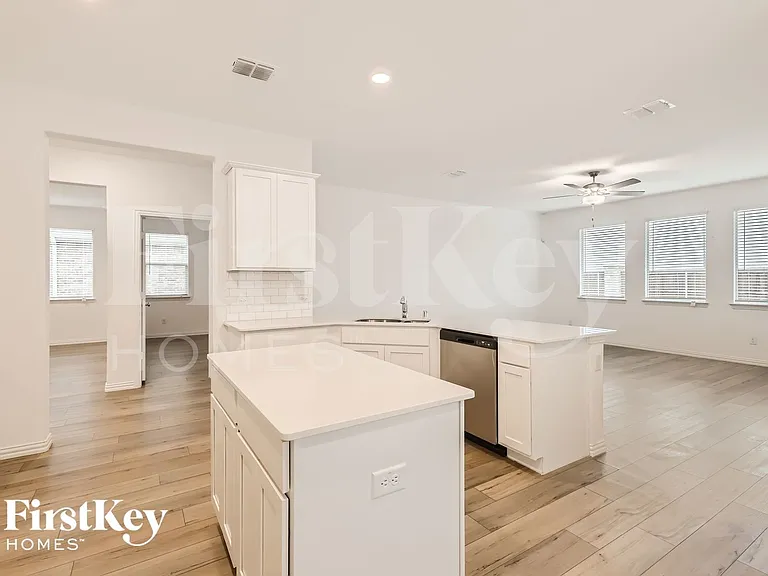 5233 Rockrose Ln — Photo 10