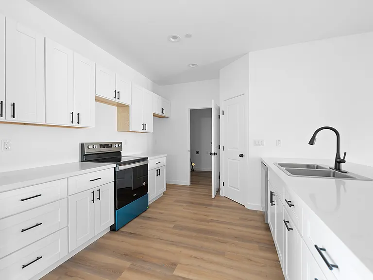 3878 Hilton Ave — Photo 7