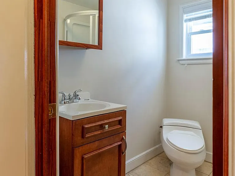 1439 E Oxford St — Photo 18