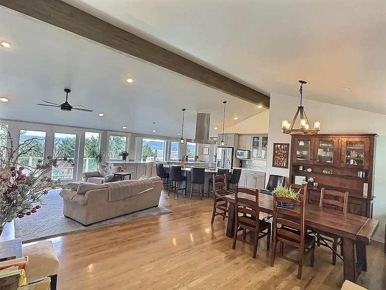4520 John Luhr Rd NE — Photo 8