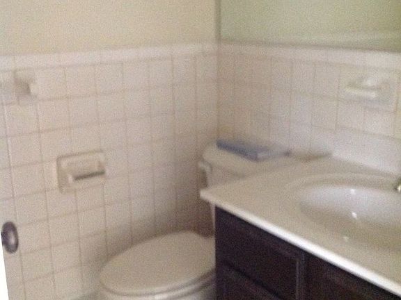 5th image of 309 Ashlawn Dr APT 14