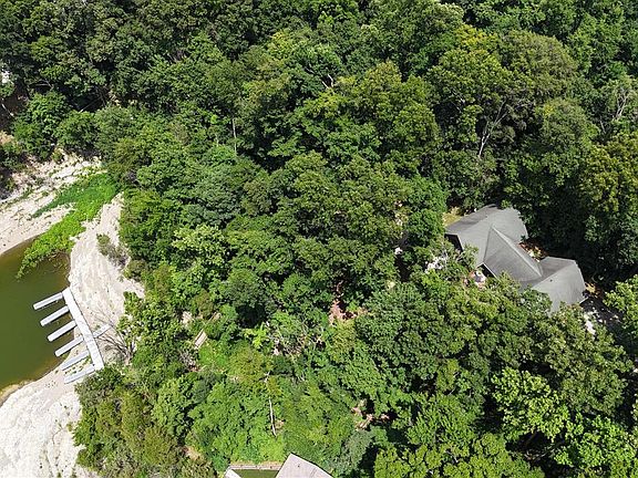 3rd image of 2100 Baileys Point Rd