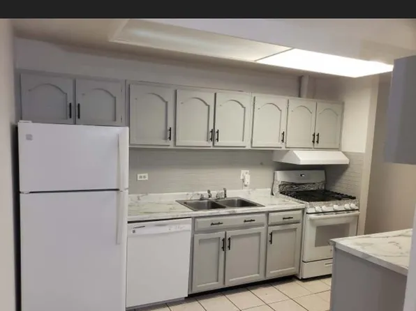 510 Hill Dr APT 207, Hoffman Estates, IL 60169