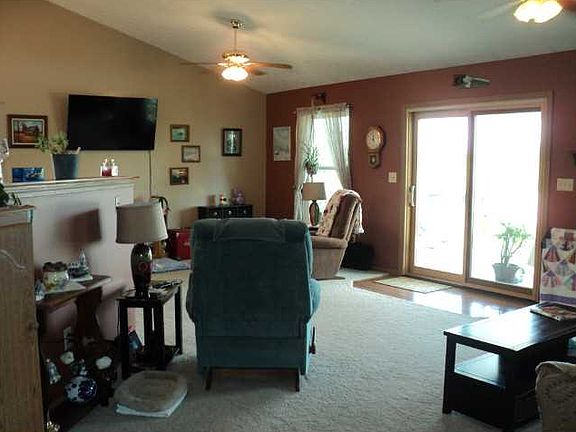 5th image of 408 Hickory Dr