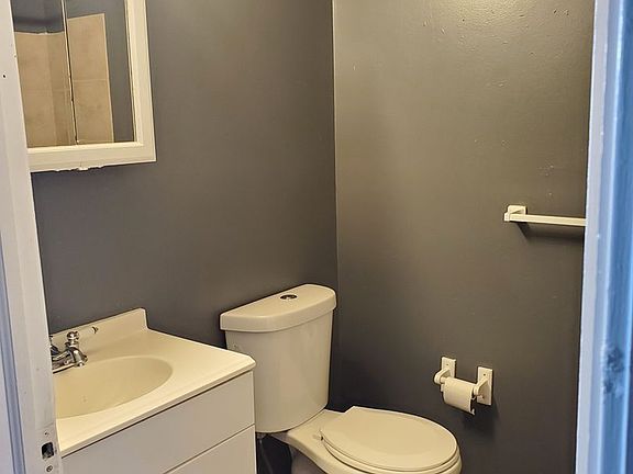 5th image of 310 Hampshire St #5