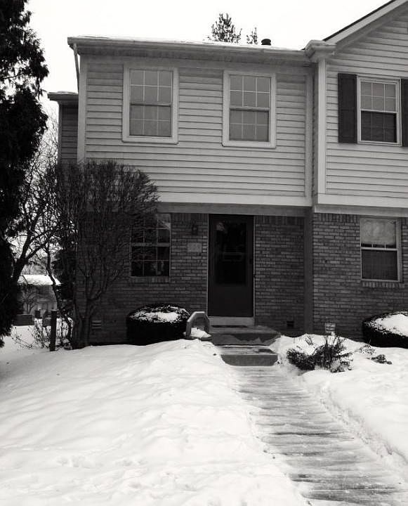 1st image of 509 E Foxtrail Cres